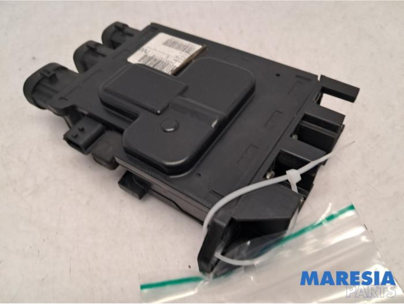 Renault - Scenic - Voltage regulator