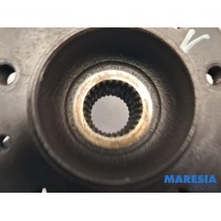 Renault - Scenic - Knuckle, front right