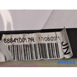 Renault - Scenic - Rear seatbelt, left
