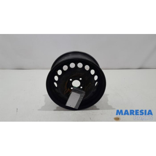 Renault - Clio - Wheel