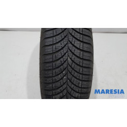 Renault - Clio - Tyre