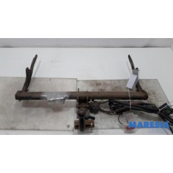 Renault - Clio - Towbar