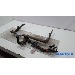 Renault - Clio - Towbar