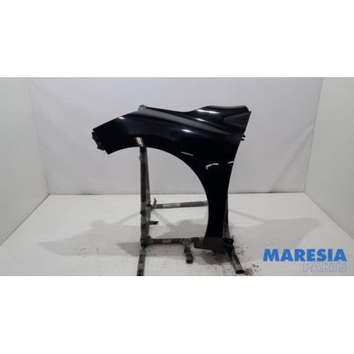 Renault - Clio - Front wing, left