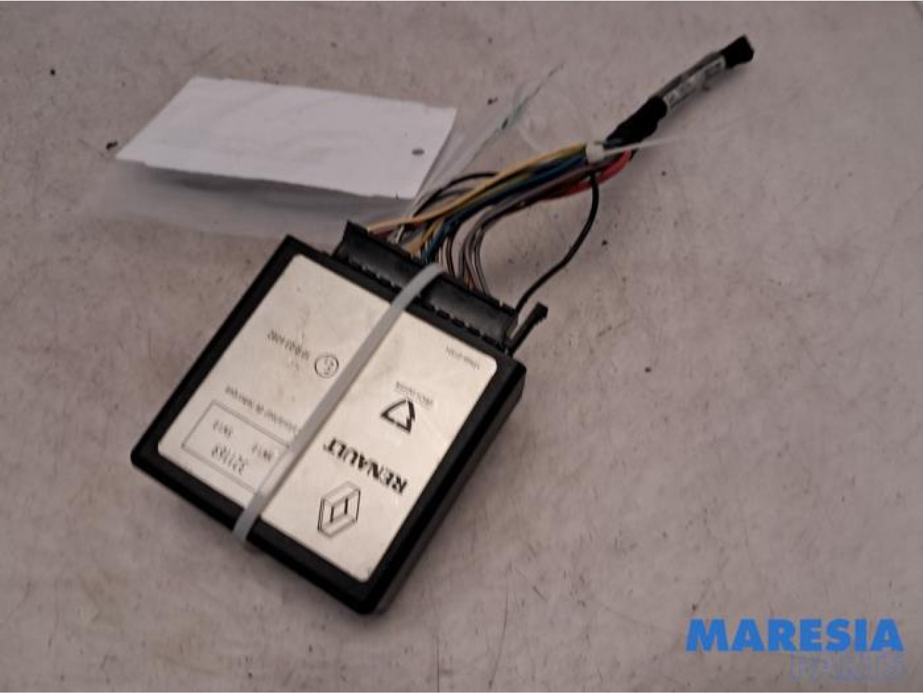Renault - Scenic - Towbar module