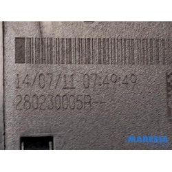 Renault - Scenic - AUX / USB connection