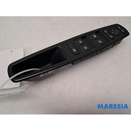 Renault - Scenic - Multi-functional window switch