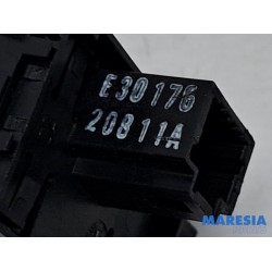 Renault - Scenic - Electric window switch