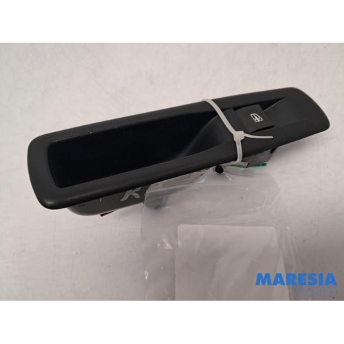 Renault - Scenic - Electric window switch