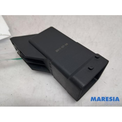Renault - Scenic - Glow plug relay