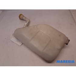 Renault - Scenic - Front windscreen washer reservoir