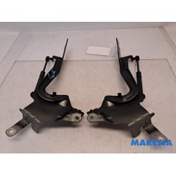 Renault - Scenic - Motorhaube Scharnier