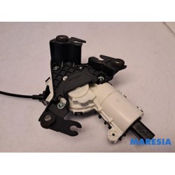 Peugeot - 508 - Tailgate lock mechanism