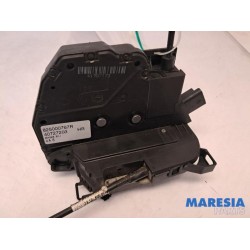 Renault - Clio - Rear door mechanism 4-door, right