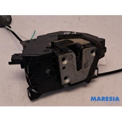 Renault - Clio - Rear door mechanism 4-door, right