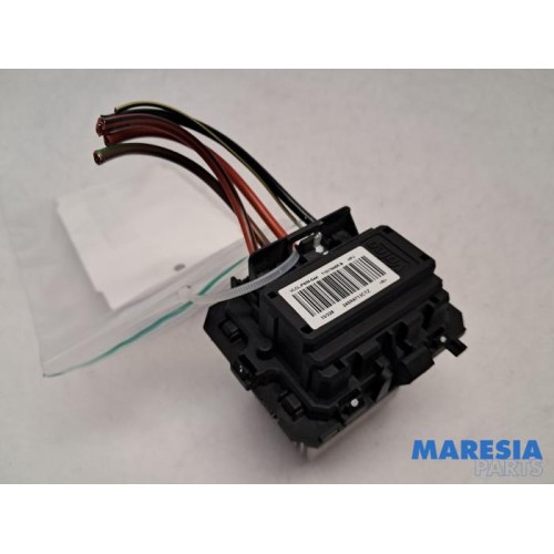Renault - Clio - Heater resistor