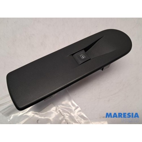Renault - Clio - Electric window switch