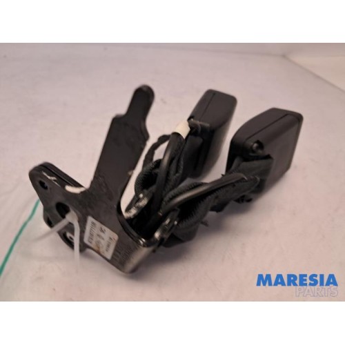 Renault - Clio - Rear seatbelt buckle, right