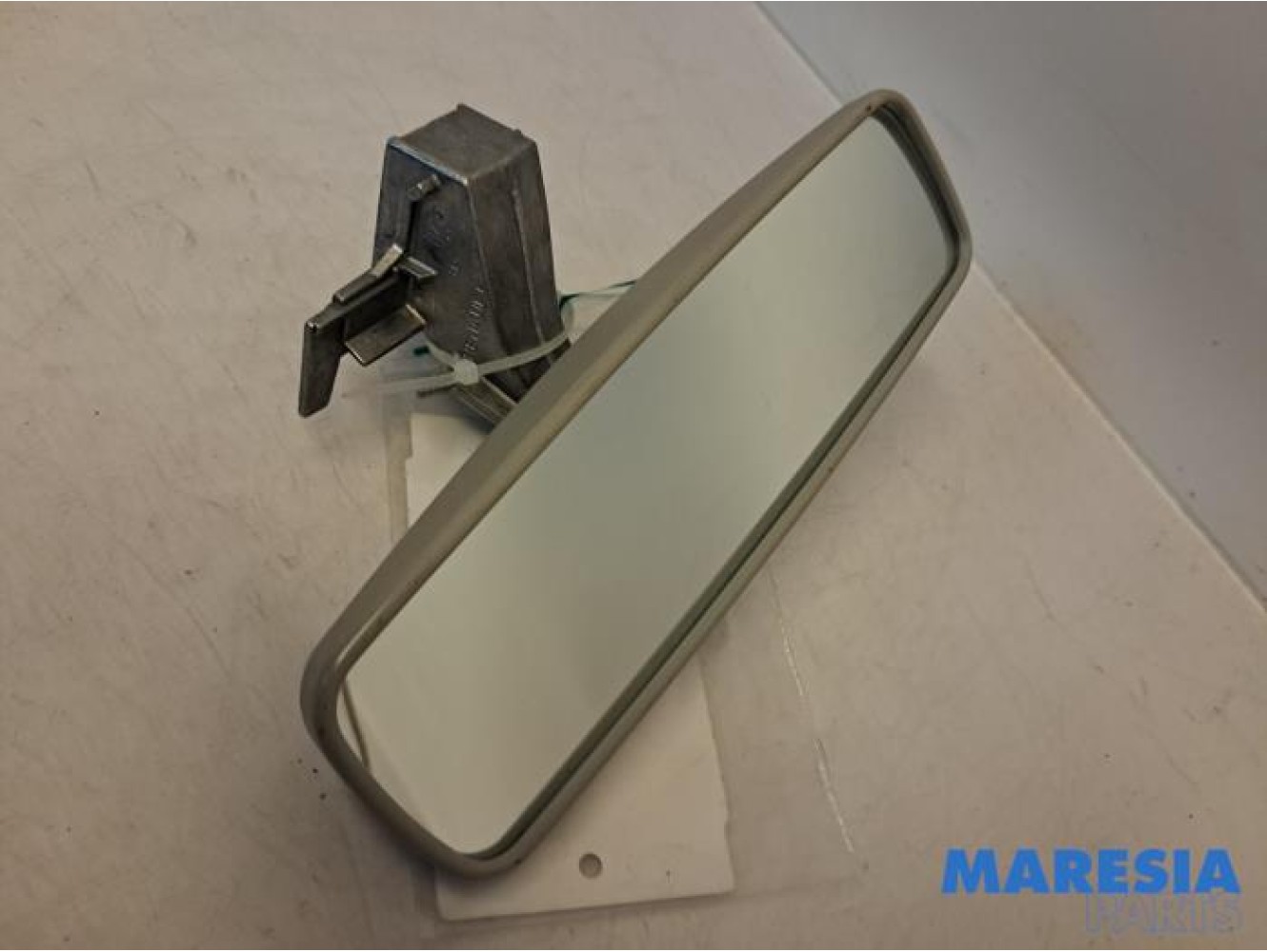 Renault - Clio - Rear view mirror