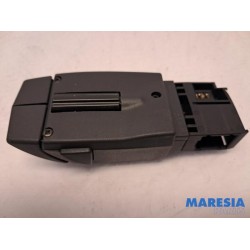 Renault - Clio - Steering wheel mounted radio control