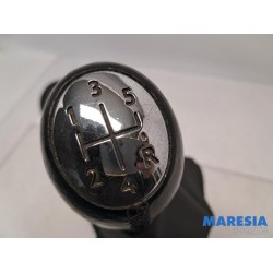 Renault - Clio - Gear stick
