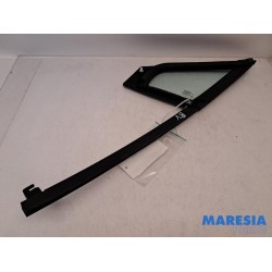 Renault - Clio - Quarter light, front right