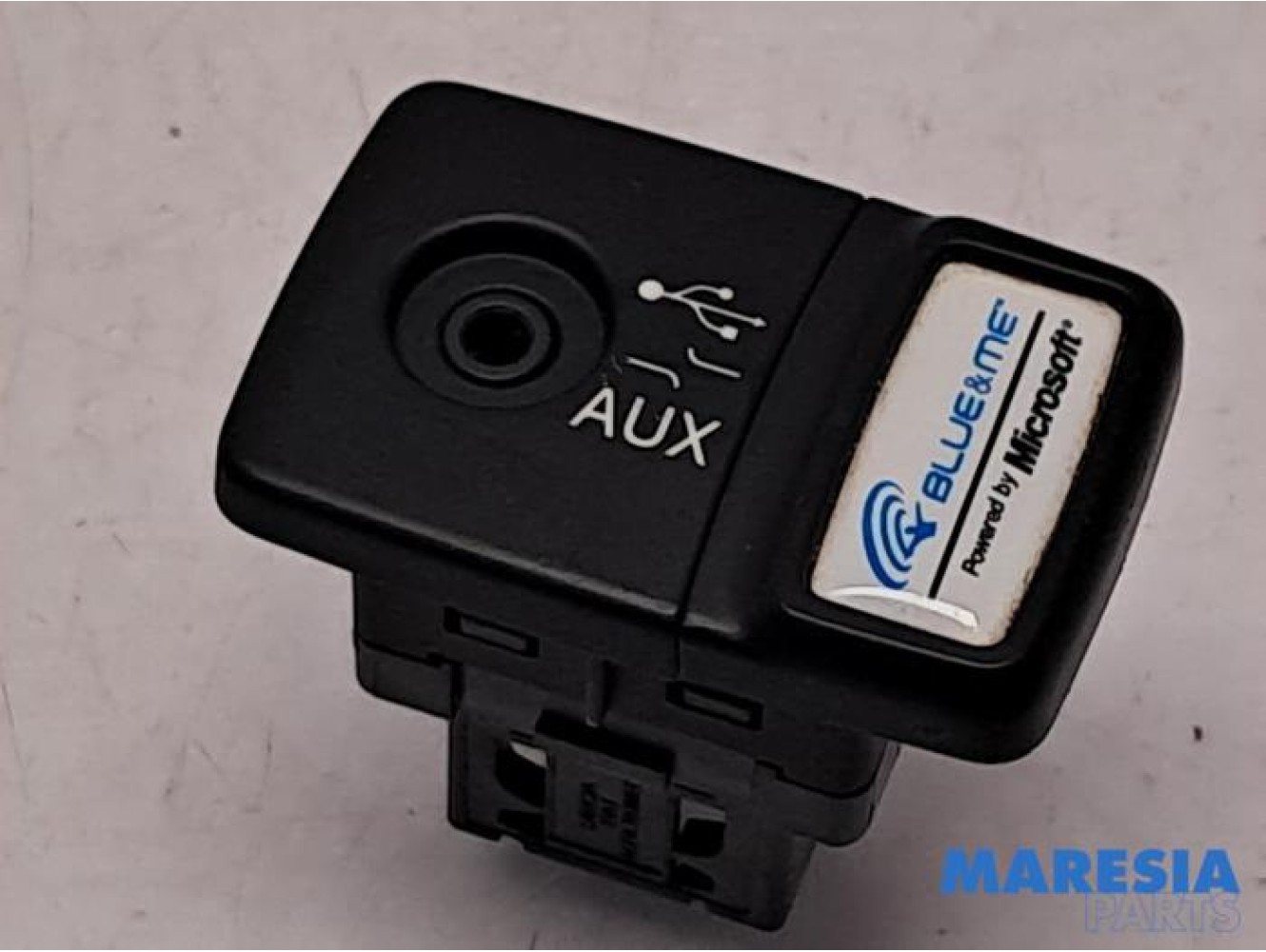 Fiat - 500 - AUX / USB connection