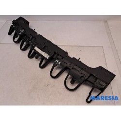 Renault - Clio - Rear bumper bracket central
