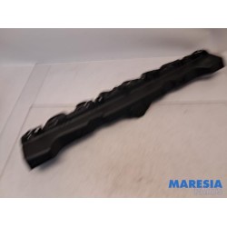 Renault - Clio - Rear bumper bracket central