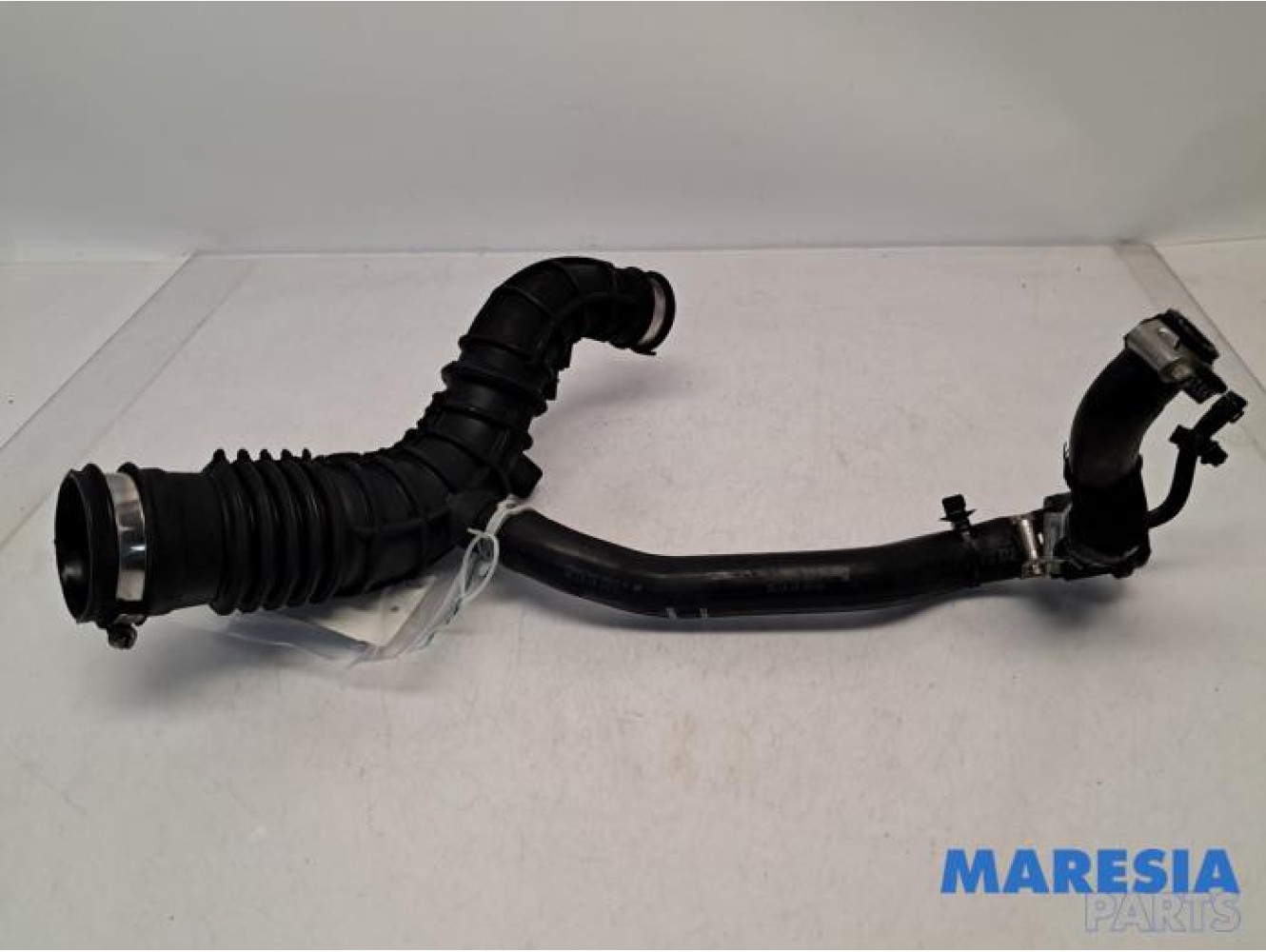 Renault - Clio - Air intake hose