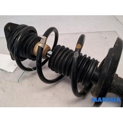 Renault - Clio - Front shock absorber rod, right