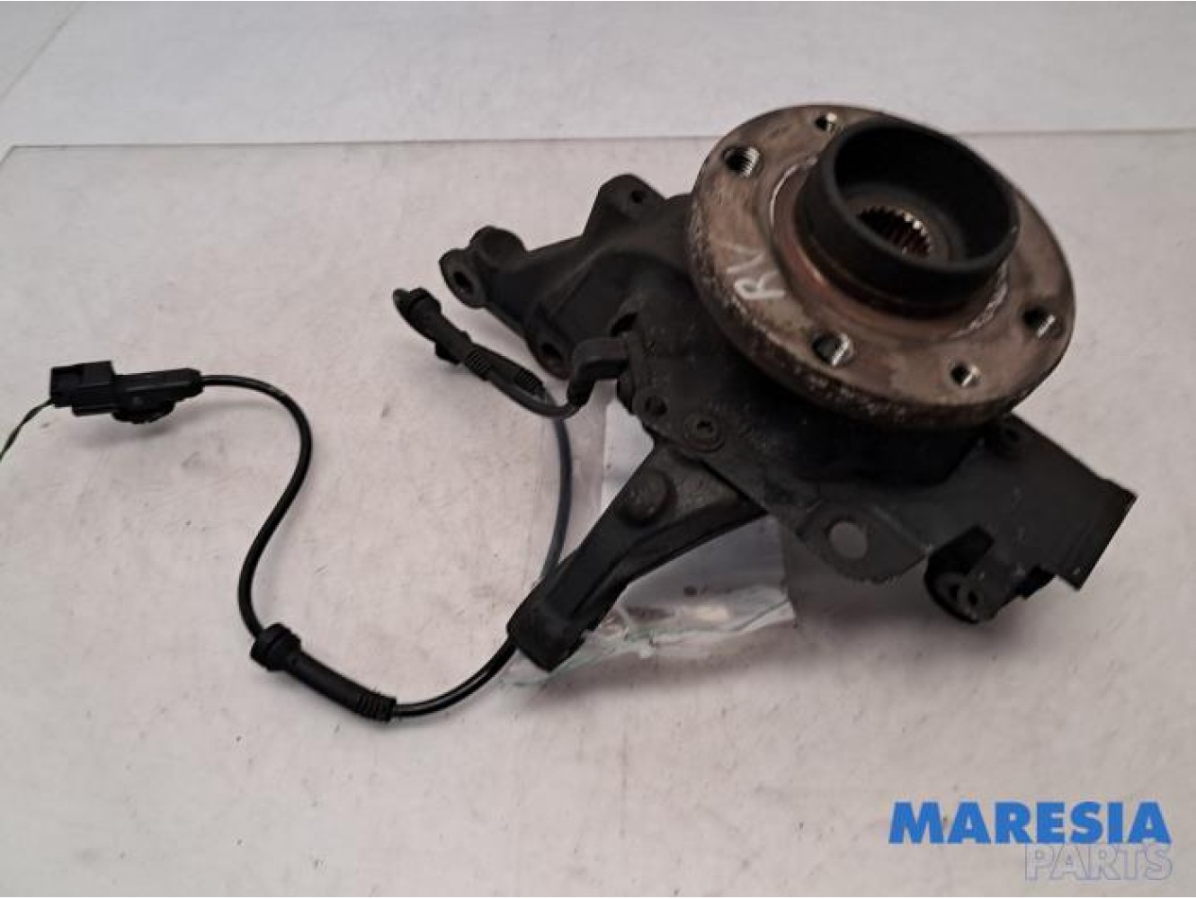 Renault - Clio - Knuckle, front right