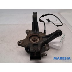 Renault - Clio - Knuckle, front right