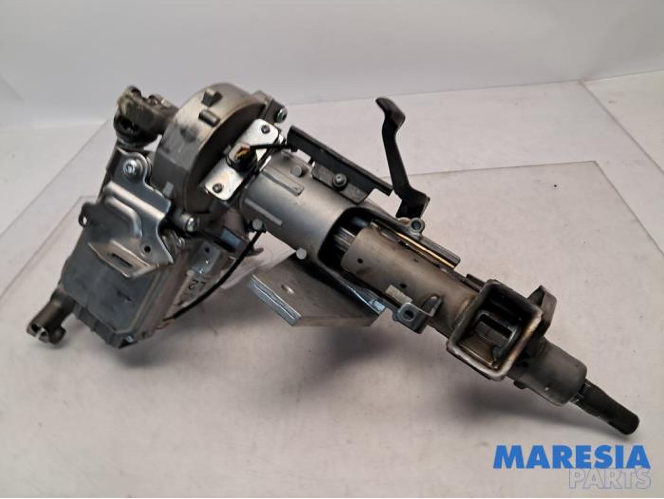 Renault - Clio - Steering column housing