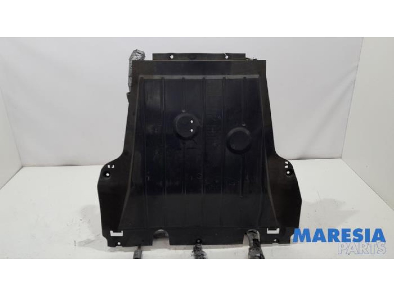 Renault - Clio - Engine protection panel