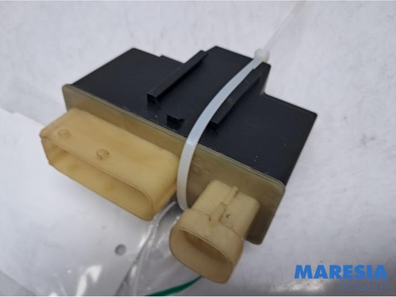 Peugeot - Partner - Glow plug relay