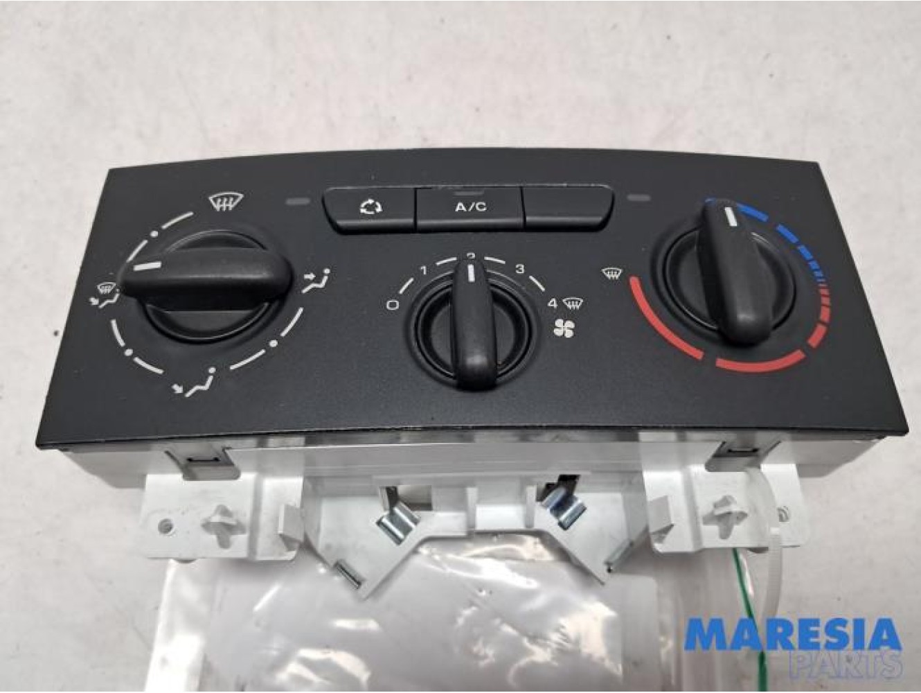 Peugeot - Partner - Heater control panel