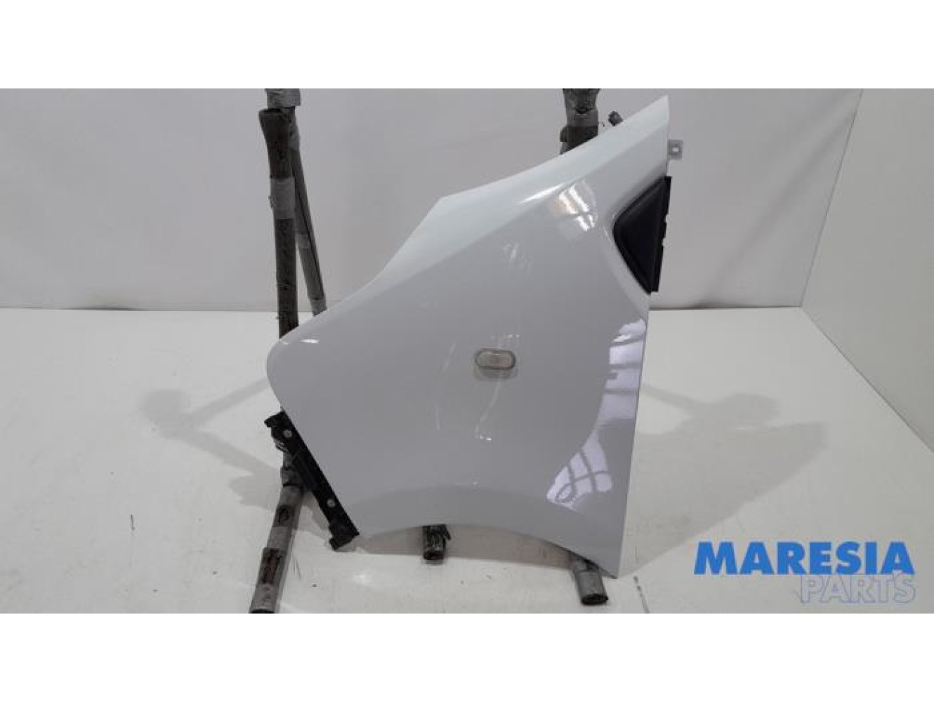 Renault - Trafic - Front wing, left