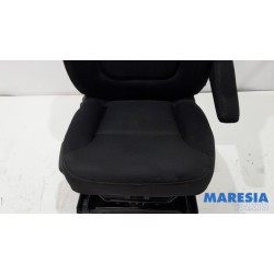 Renault - Trafic - Seat, right