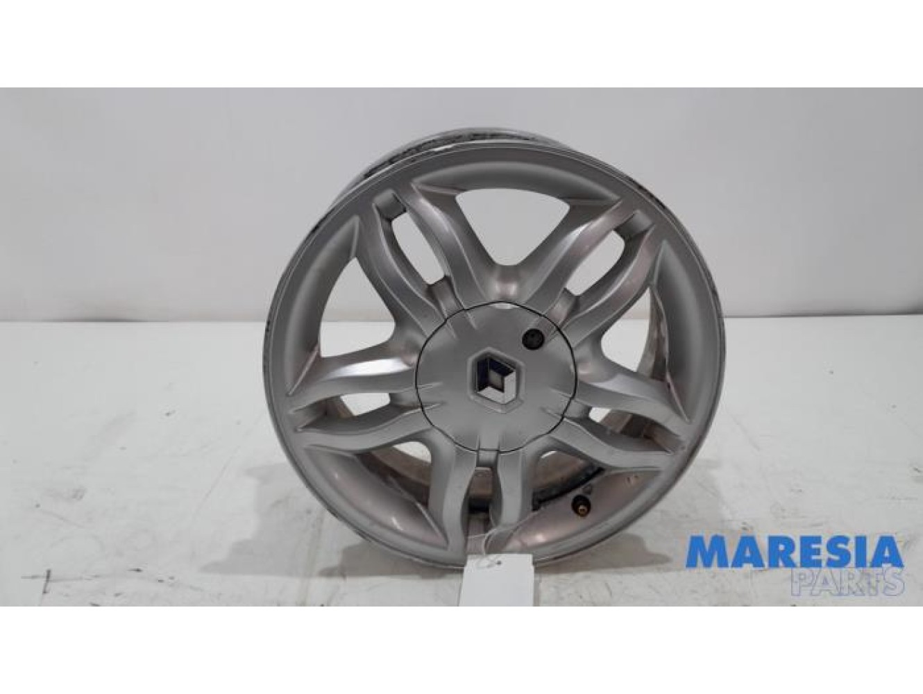 Renault - Clio - Wheel
