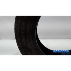 Renault - Trafic - Tyre