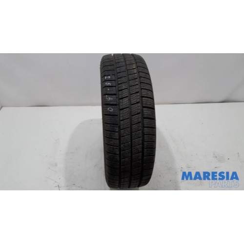 Renault - Trafic - Tyre