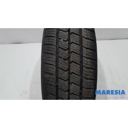 Renault - Trafic - Tyre