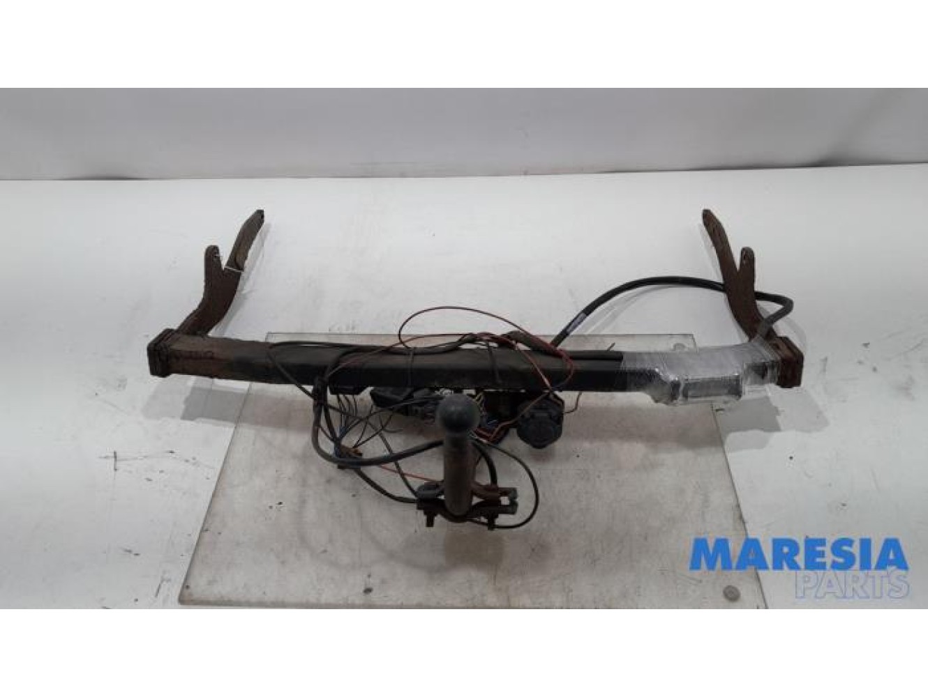 Renault - Clio - Towbar