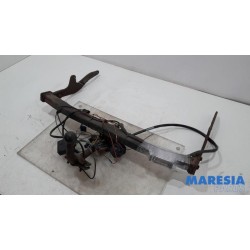 Renault - Clio - Towbar