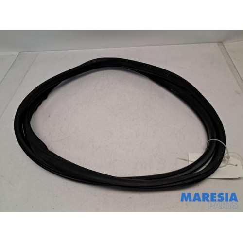 Peugeot - 3008 - Rear door seal 4-door, left