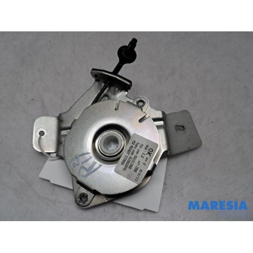 Peugeot - 3008 - Tailgate hinge