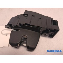 Peugeot - 3008 - Tailgate lock mechanism