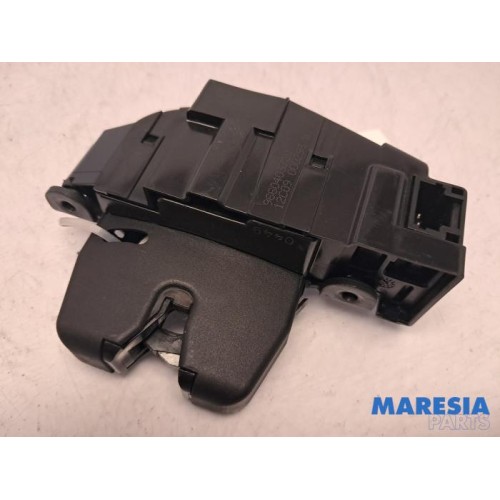 Peugeot - 3008 - Tailgate lock mechanism