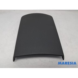 Peugeot - 3008 - Armrest